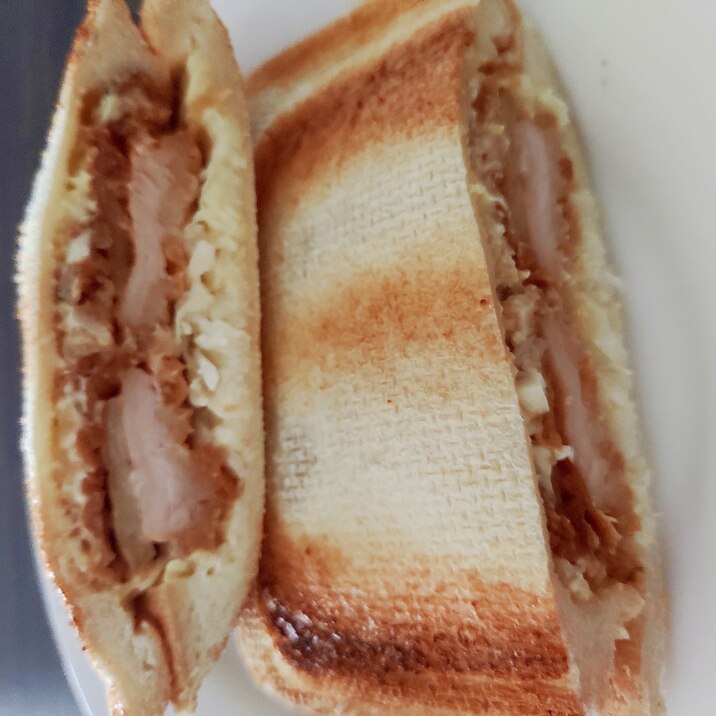 チキン南蛮のホットサンド